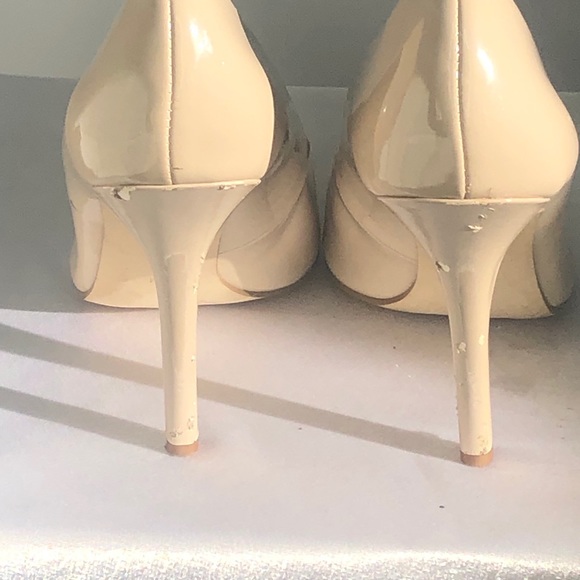 GUESS? Patent Pointed Pumps - Picture 4 of 5
